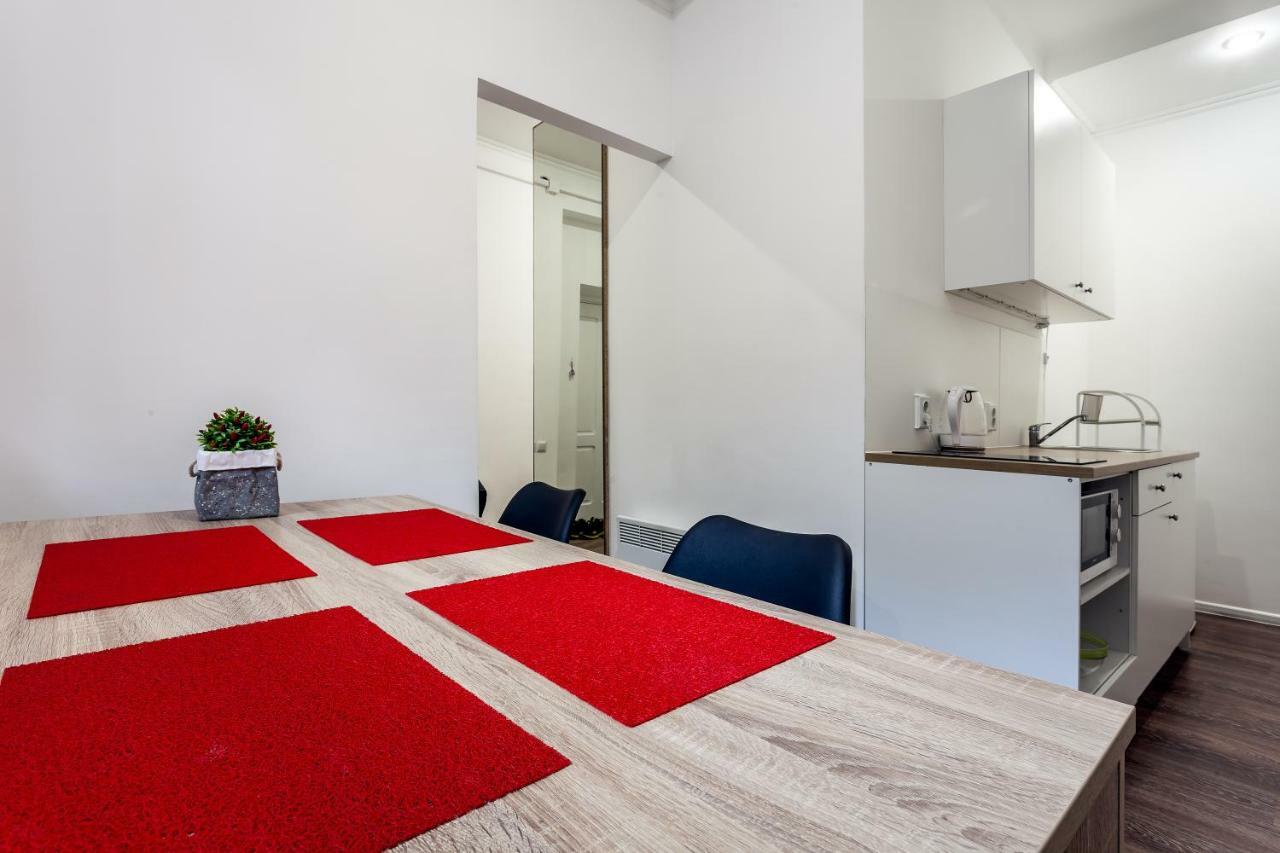 Modern Apartment In Lviv Historic Center. Exterior foto